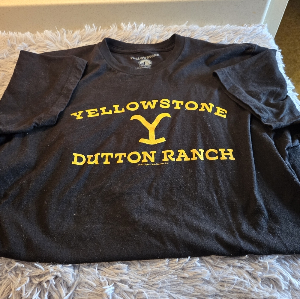 Yellowstone Dutton Ranch Size Large - Picture 3 of 8